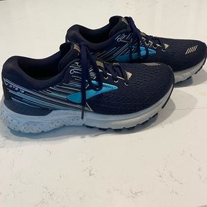 Brooks GTS Adrenaline 19 - womens size 8